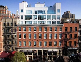 19 St Marks Pl in New York, NY - Building Photo - Building Photo