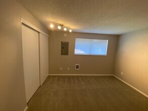 19877 NW Rock Creek Blvd in Portland, OR - Building Photo - Building Photo