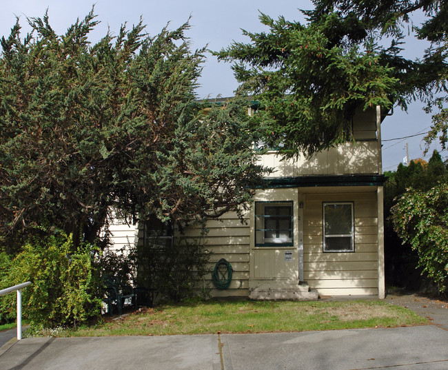 Queen Anne Five Unit Apartments in Seattle, WA - Building Photo - Building Photo