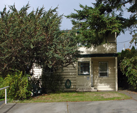 Queen Anne Five Unit Apartments in Seattle, WA - Foto de edificio - Building Photo