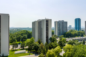 55-65 Wynford Heights Cres in Toronto, ON - Building Photo - Building Photo