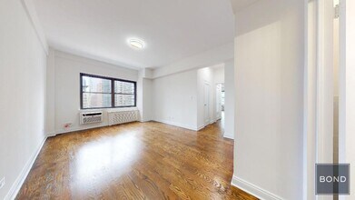 157e E 57th St in New York, NY - Building Photo - Building Photo