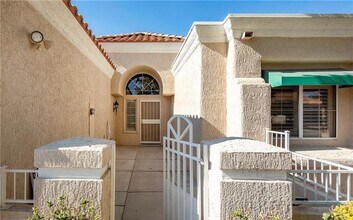 2417 Desert Butte Dr in Las Vegas, NV - Building Photo - Building Photo