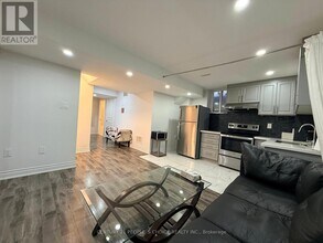 12 Bandera Dr in Brampton, ON - Building Photo - Building Photo