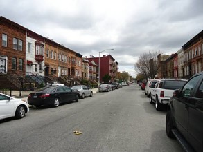 886 Jefferson Ave in Brooklyn, NY - Foto de edificio - Building Photo