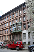 49 W 71st St in New York, NY - Building Photo - Building Photo