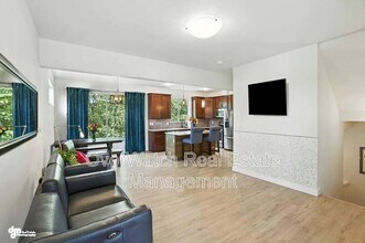 3661 Little Bear Pl in Anchorage, AK - Building Photo - Building Photo