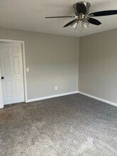 3583 Brookstone Way in Union City, GA - Foto de edificio - Building Photo