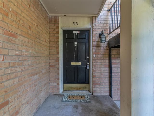 property at 5053 Ridglea Ln