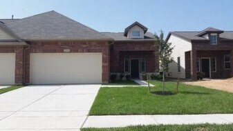 12415 Dona Lane in Houston, TX - Building Photo