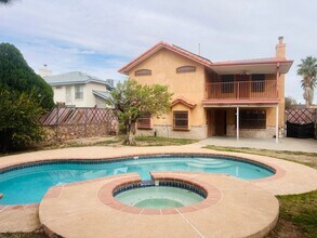 12132 Village Gate Dr in El Paso, TX - Building Photo - Building Photo