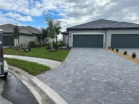 5413 Mystic Water Cv in Lakewood Ranch, FL - Building Photo