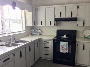 10715 N Northcut Ave in Crystal River, FL - Building Photo - Building Photo