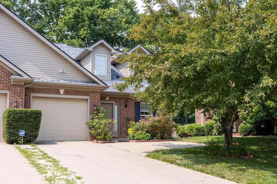 910 Literary Cir in Lexington, KY - Building Photo