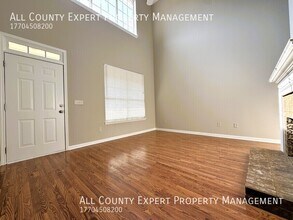 6463 Topside Ave in Flowery Branch, GA - Building Photo - Building Photo