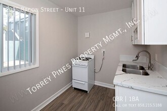 2055 Bacon St in San Diego, CA - Building Photo - Building Photo