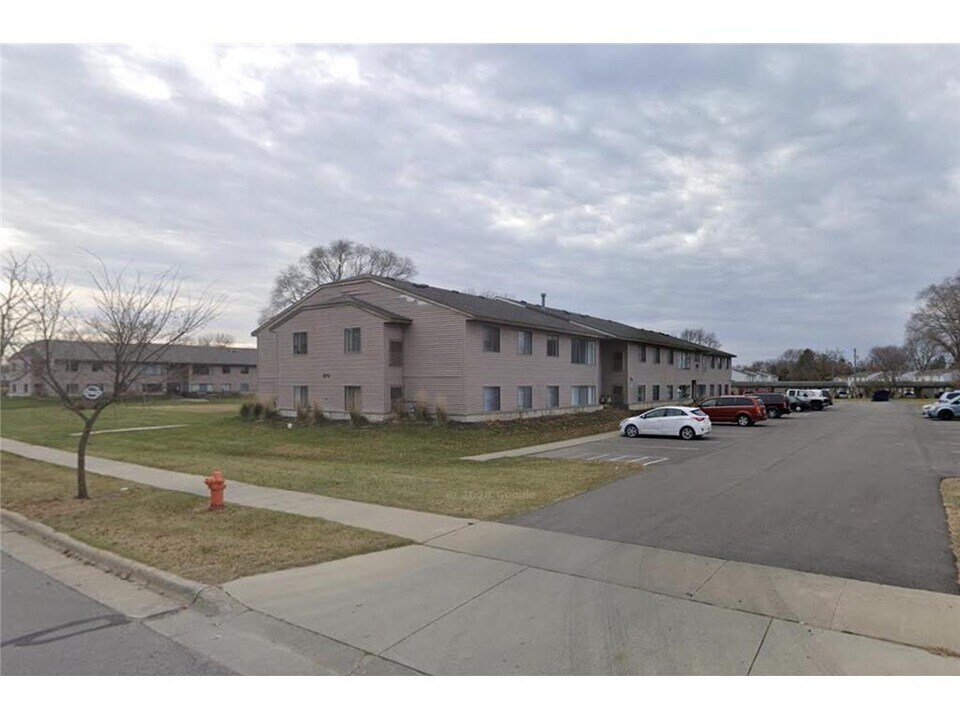 873 16th Ave SE in Rochester, MN - Building Photo