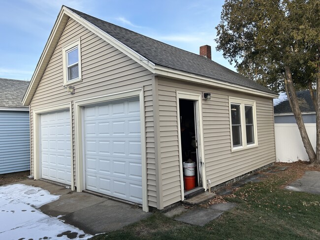 164 Chestnut St in Nashua, NH - Building Photo - Building Photo