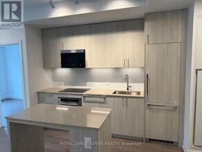 3250 Carding Mill Trail in Oakville, ON - Building Photo - Building Photo