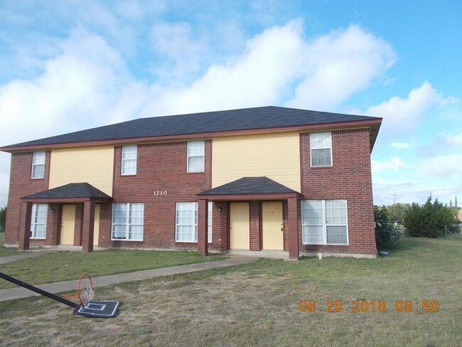 1210 Industrial in Killeen, TX - Foto de edificio - Building Photo