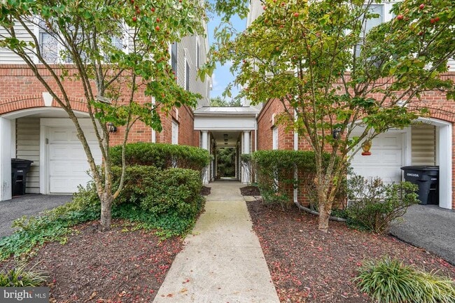 property at 3549 Huntley Manor Ln