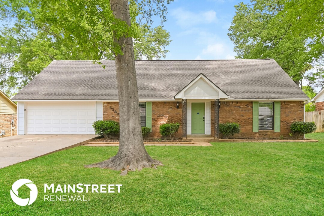 6338 Northampton Dr in Memphis, TN - Building Photo