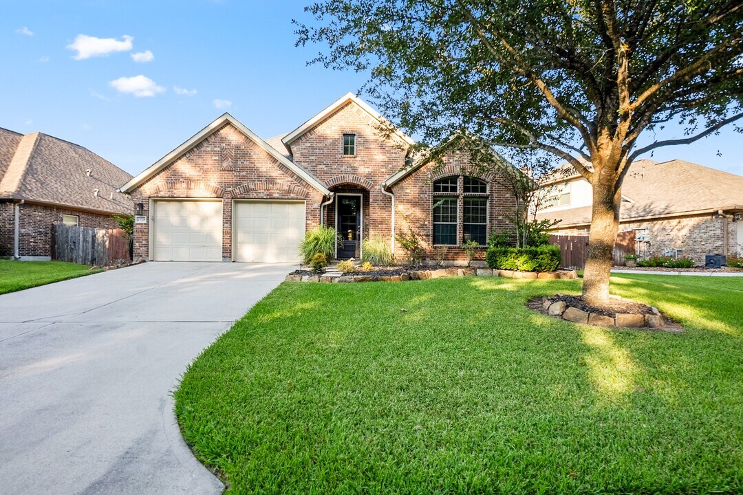 23728 Tatum Bend Ln in Spring, TX - Foto de edificio
