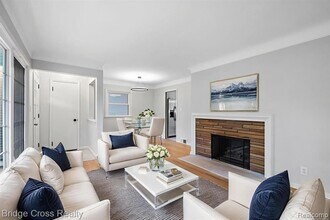 2614 Essex St in Royal Oak, MI - Building Photo - Building Photo