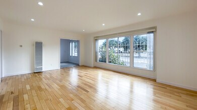 5701 S San Vicente Blvd in Los Angeles, CA - Building Photo - Building Photo