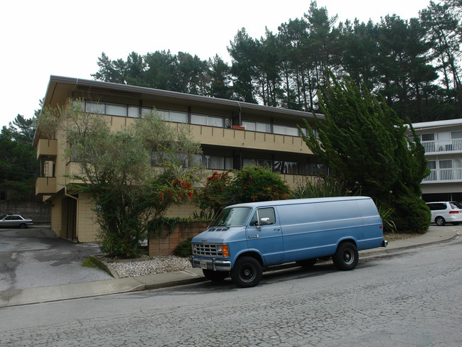 120 Eastburn Ct in San Bruno, CA - Foto de edificio - Building Photo