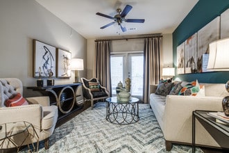 Overlook Exchange in San Antonio, TX - Foto de edificio - Building Photo