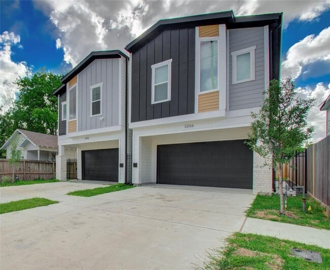 3206 Live Oak St in Houston, TX - Building Photo - Building Photo