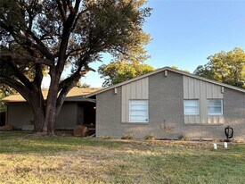 8619 Banff Dr in Dallas, TX - Building Photo