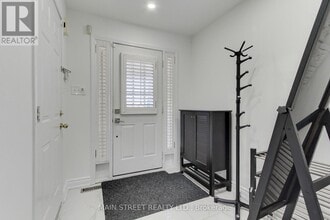 834 Pucks Pl in Newmarket, ON - Building Photo - Building Photo