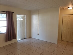 2428 S Lake Letta Dr, Unit 2 in Avon Park, FL - Foto de edificio - Building Photo