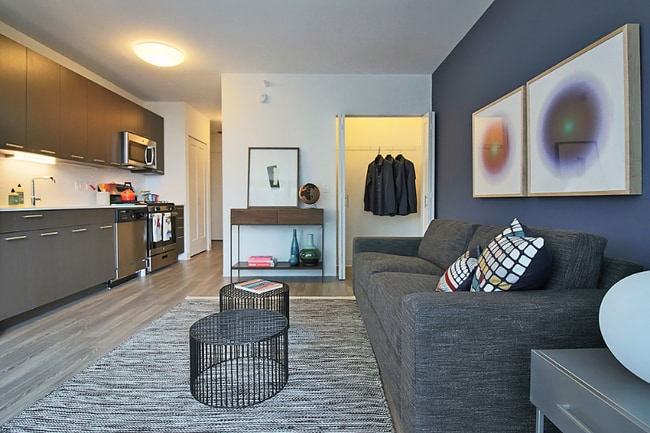 property at 637 W Erie St
