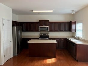 5112 Stone Park Dr in Charlotte, NC - Foto de edificio - Building Photo