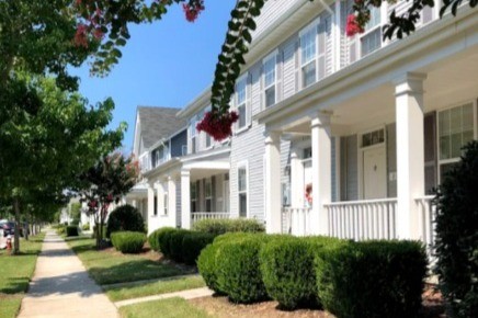 The Village at Whitehurst Farms in Norfolk, VA - Building Photo