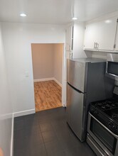 7068 Lanewood Ave, Unit Apt 5 in Los Angeles, CA - Foto de edificio - Building Photo