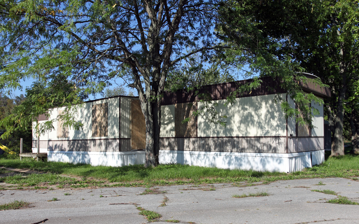 Southcrest Mobile Home Park in Fort Wayne, IN - Building Photo