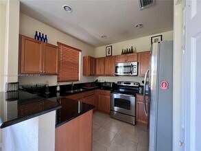 11389 NW 87th Ln in Medley, FL - Building Photo - Building Photo