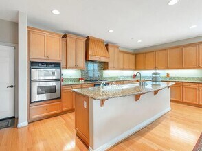 15374 Falcon Crest Ct in San Diego, CA - Building Photo - Building Photo