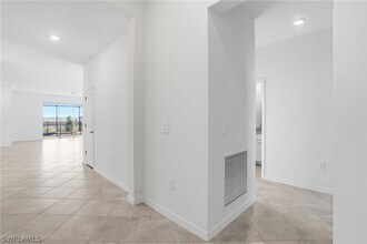 3958 Button Sage Rd in Alva, FL - Building Photo - Building Photo