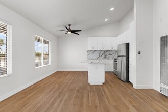 1066 Coronado Ave in Long Beach, CA - Building Photo - Building Photo