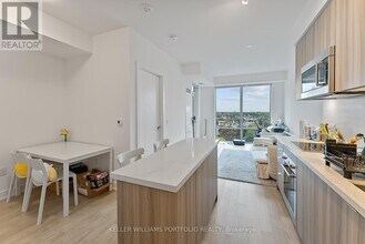 2 Teagarden Ct in Toronto, ON - Building Photo - Building Photo