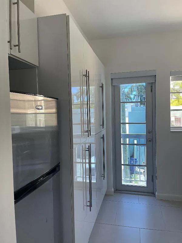 916 W 42 St in Miami Beach, FL - Building Photo - Building Photo