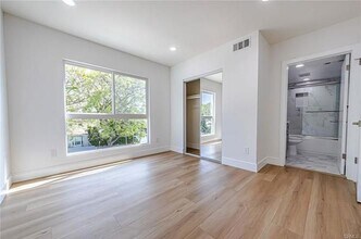 2055 S Garth Ave in Los Angeles, CA - Building Photo - Building Photo