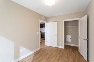 33 Rogers St, Unit 406 in Cambridge, MA - Foto de edificio - Building Photo