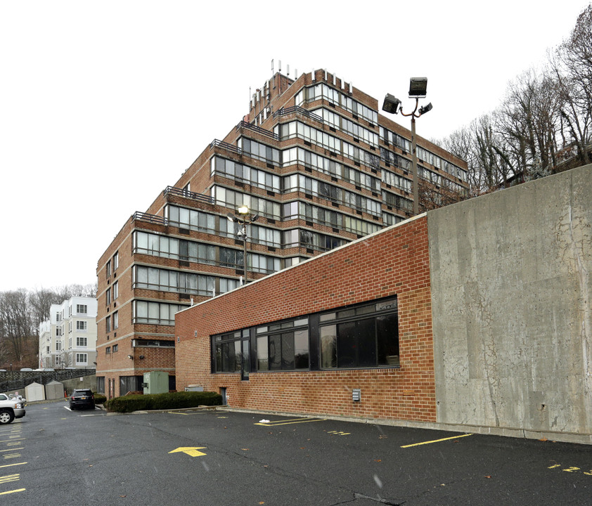 Sunrise Tower in Staten Island, NY - Building Photo