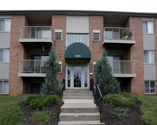 Colonial Crest Apartments in Emmaus, PA